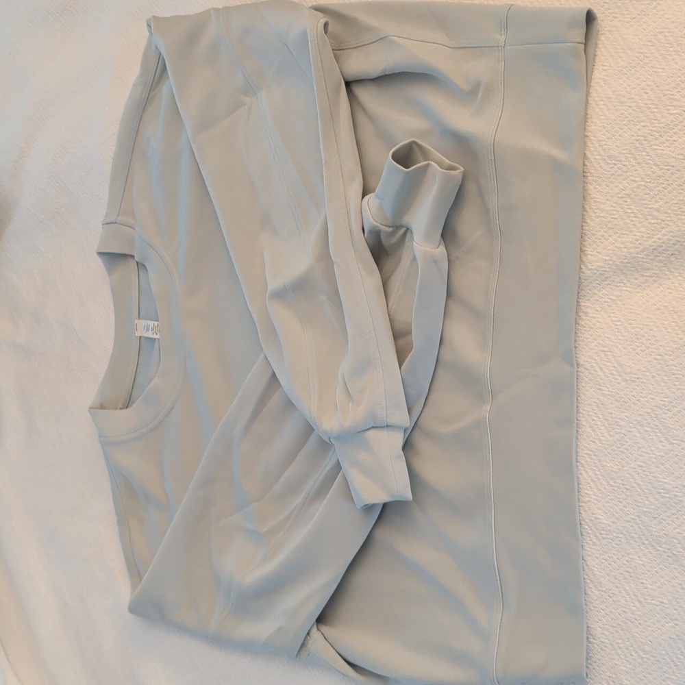 Lululemon Athletica Perfectly Oversized Top. Ocean Air Color. Size 6.